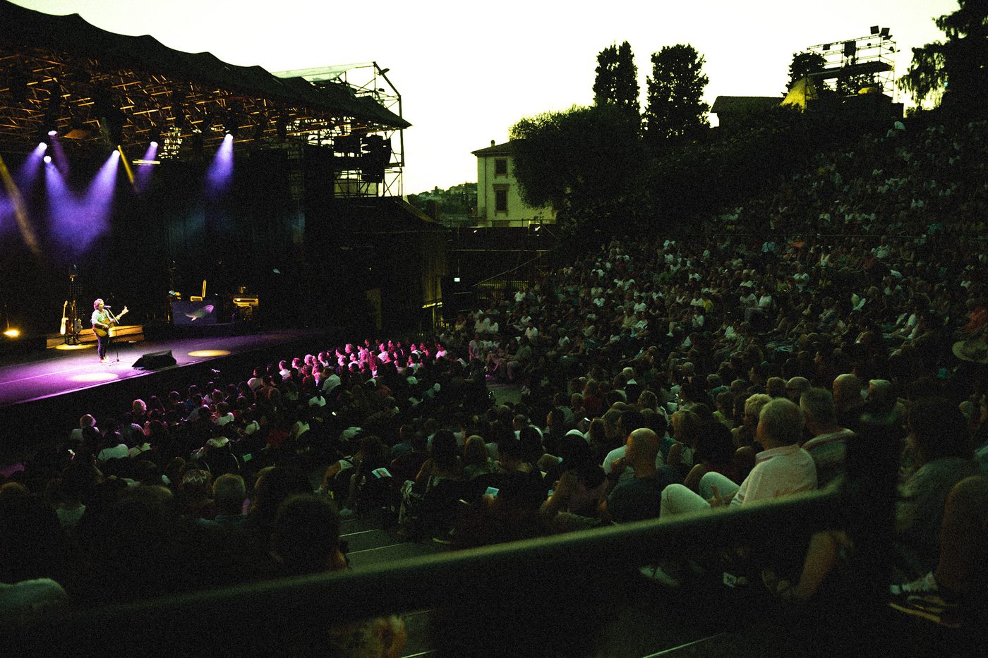 Il Teatro Romano di Verona pieno durante il concerto del 13 luglio 2024